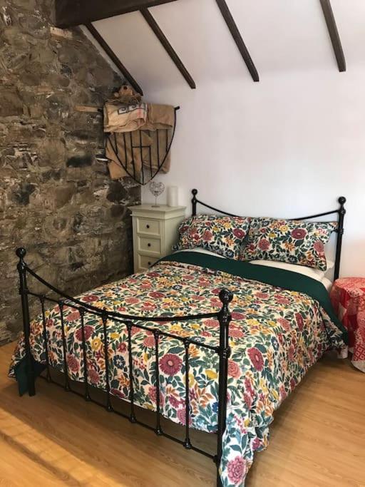 קאסלוולאן Stone Wall Cottage מראה חיצוני תמונה